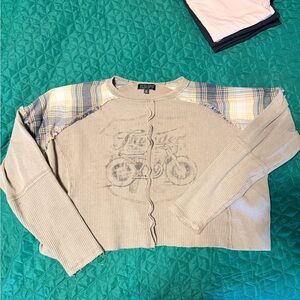 Buckle Beige Plaid Long Sleeve Tee